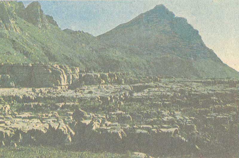 Карровое плато в долине реки Решава